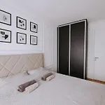 Apartment Park - Luxury With Garage Banja Luka