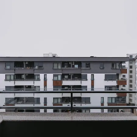 Park - Luxury With Garage *